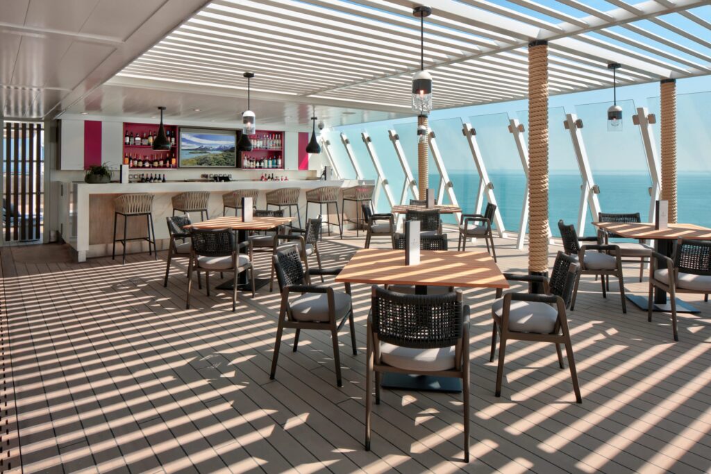 Celebrity Cruises, Xcel, The Retreat, Sundeck Bar