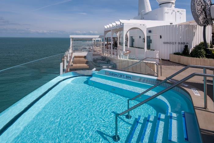 Celebrity Cruises infinity pool overlooking the ocean