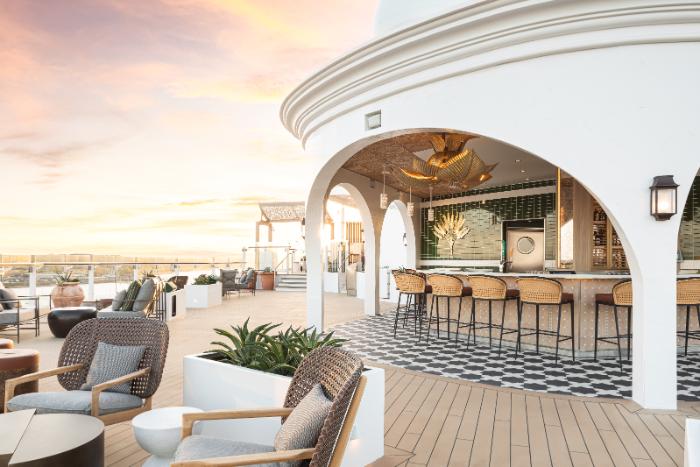 Celebrity Cruises Sunset Bar with ocean sky views